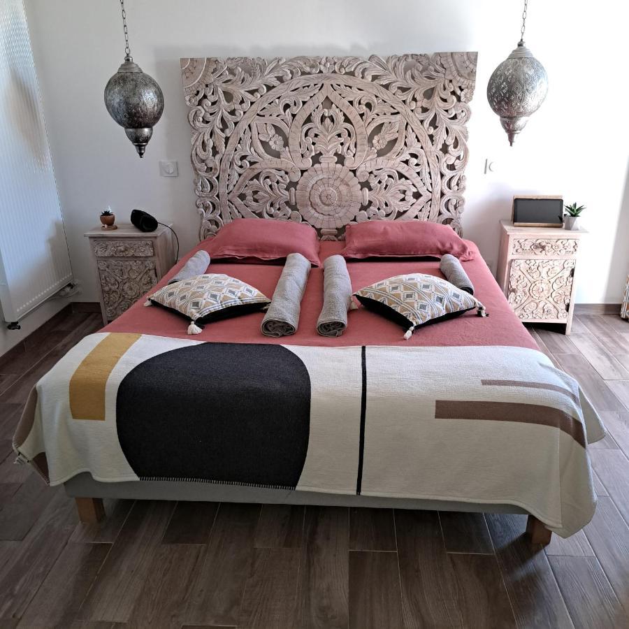 Chambre D'Hotes Des Loyes Bed & Breakfast Jaillans Екстериор снимка