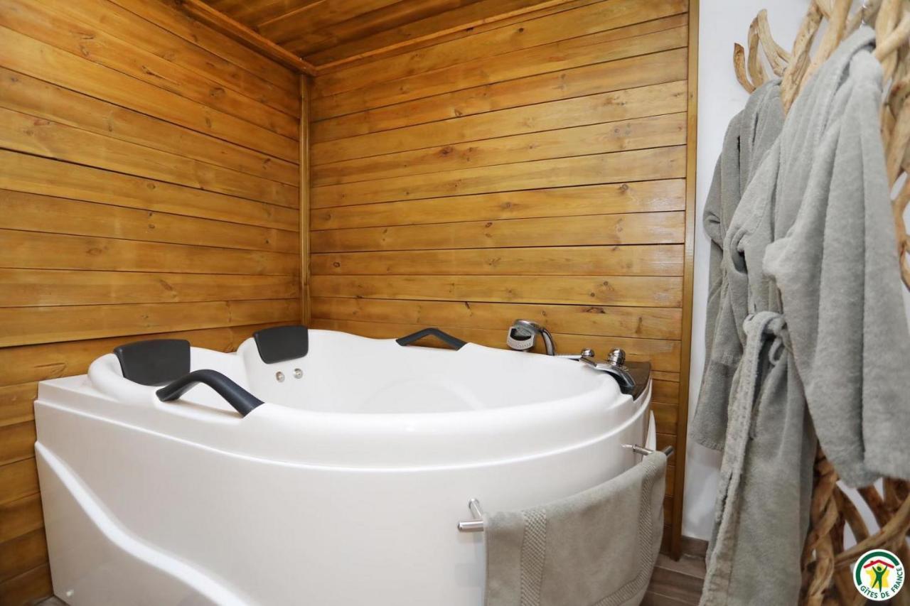 Chambre D'Hotes Des Loyes Jaillans Екстериор снимка
